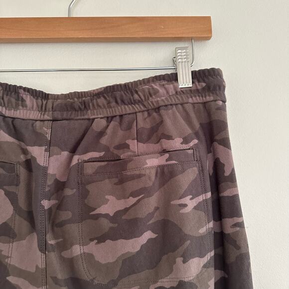 NWT Athleta Farallon Camo Pattern Mid Rise Jogger Green 10 - Picture 12 of 14
